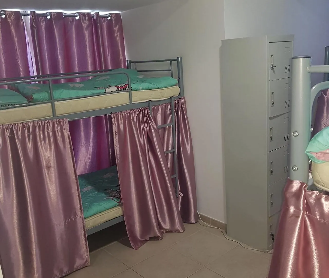 Ladies House On Marina Hostel Dubai